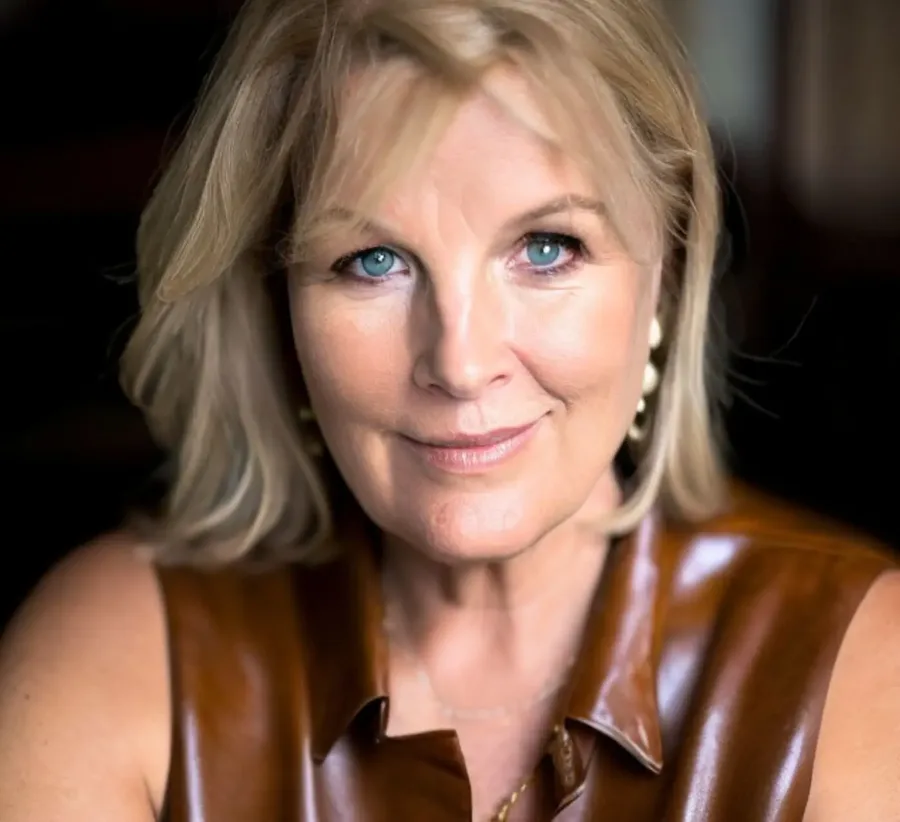 Julie Cochrane editorial